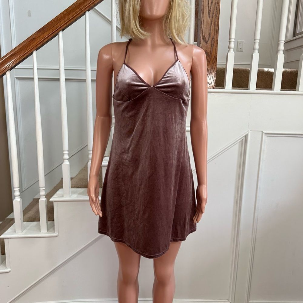 Mauve lace back velvet feel lingerie gown - Picture 2 of 12
